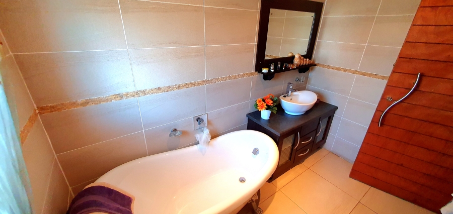 4 Bedroom Property for Sale in Strelitzia Park Eastern Cape